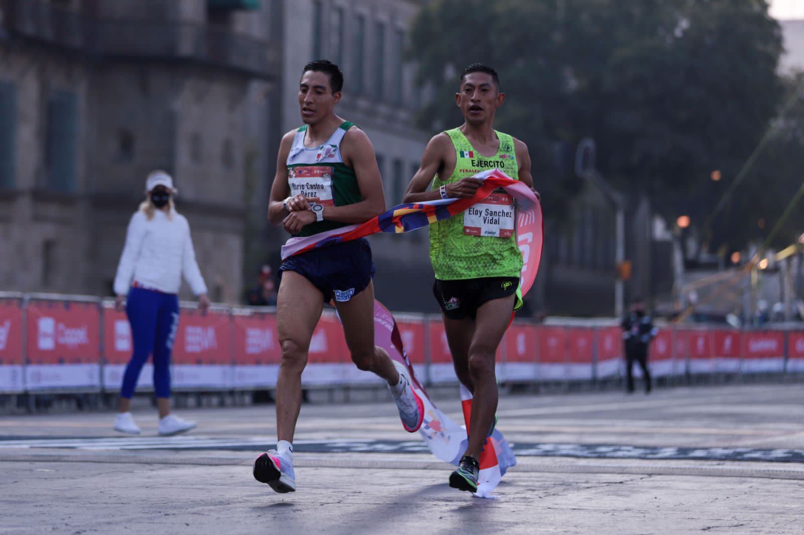 Un mexicano vuelve a ganar el maratón de la CDMX