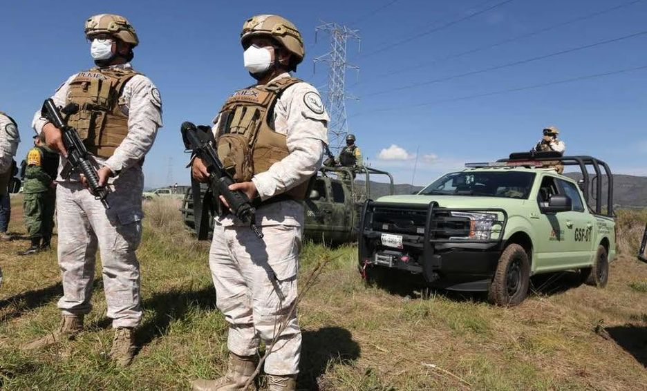 Caen dos ‘huachicoleros’ con pipa en Atotonilco de Tula