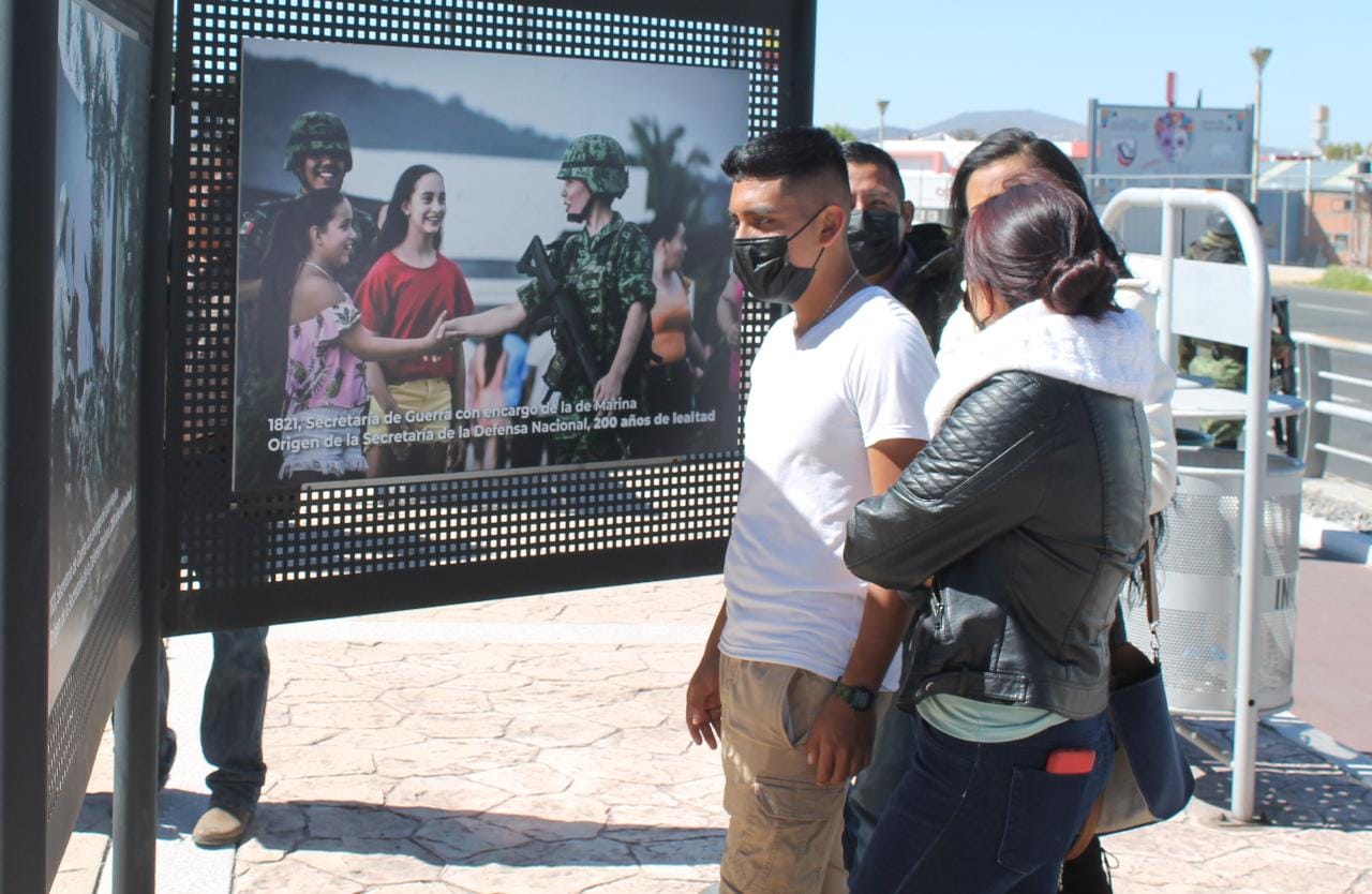 Rinden homenaje al Ejército Mexicano con exposición fotográfica