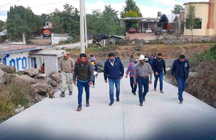 Inauguran pavimentación en localidad de Huasca