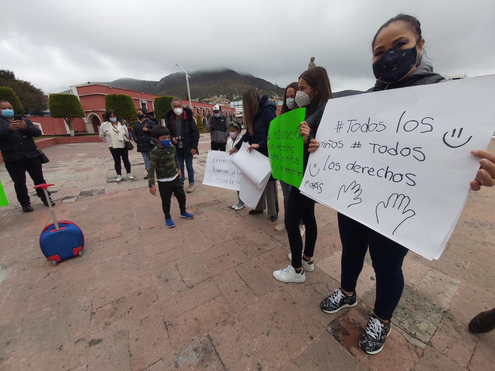 Regreso a clases presenciales: padres de familia piden reabrir escuelas de Pachuca