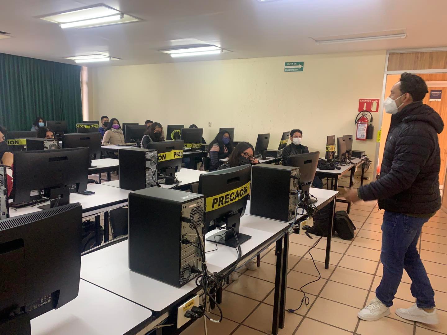 Solo a prácticas y laboratorios en las universidades tecnológicas de Tulancingo