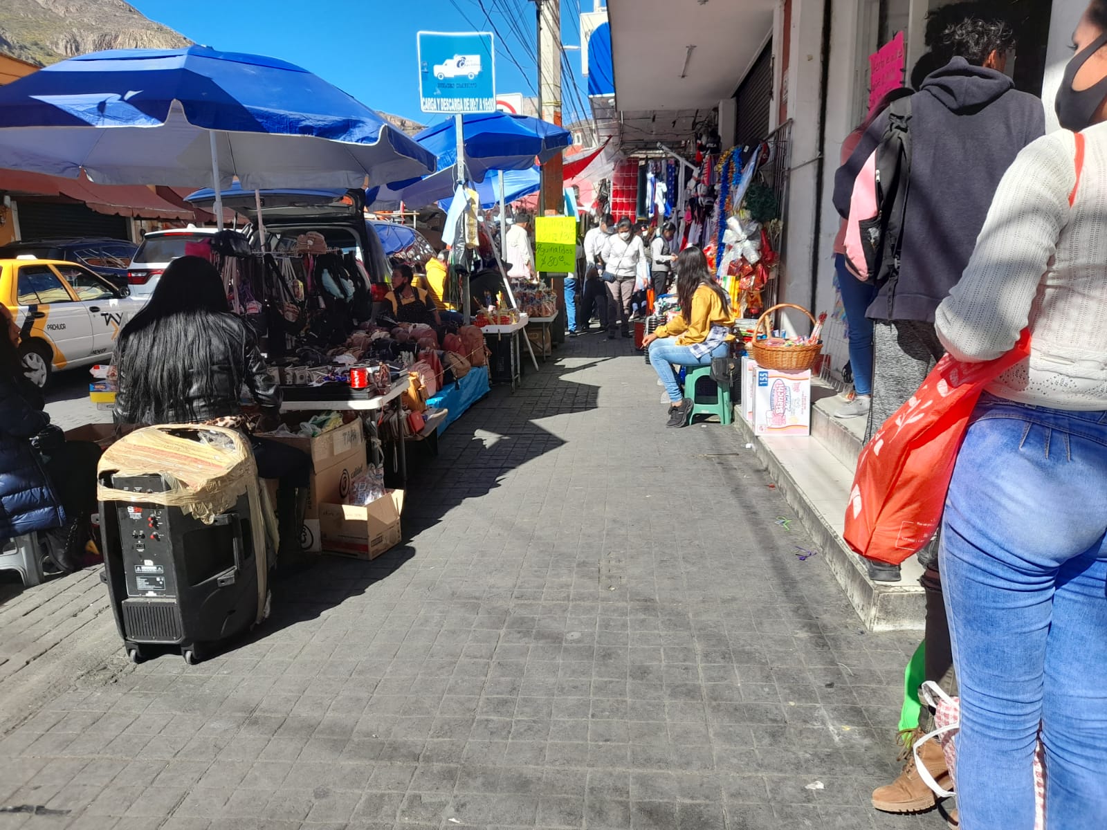 Comercio ambulante acapara calles del Centro Histórico de Pachuca