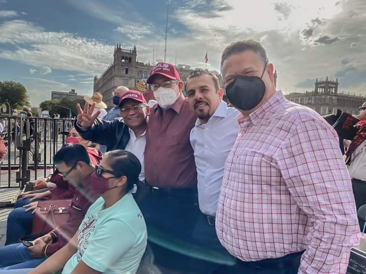 Aspirantes de Morena publicitaron su asistencia al Zócalo en tercer informe de AMLO