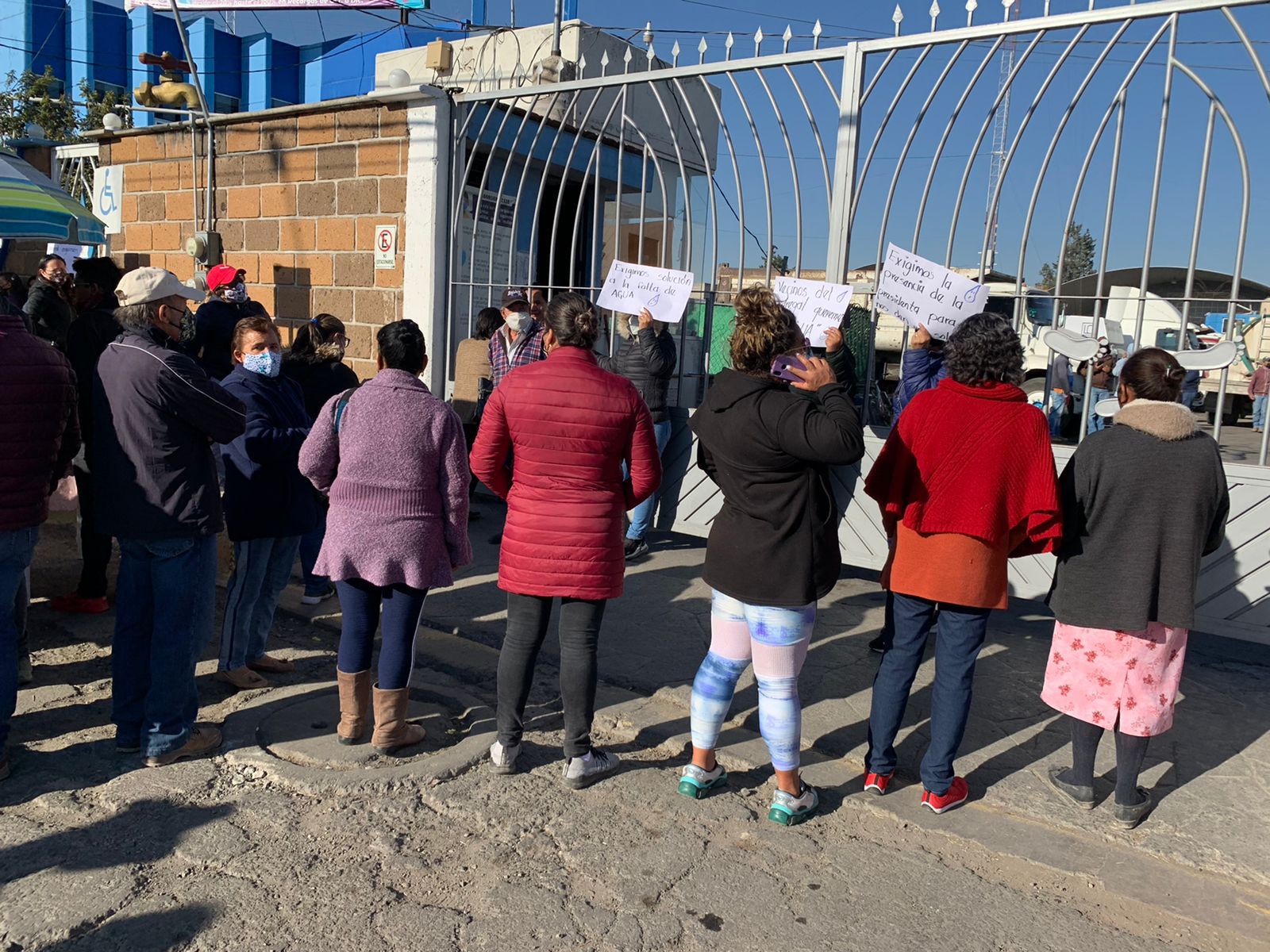 Protestan habitantes de El Pedregal, en la Comisión de Agua de Tizayuca