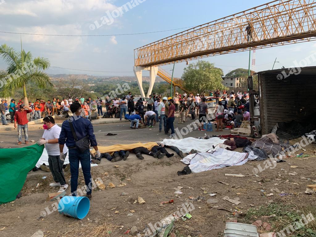 VIDEO | Así fue el accidente del tráiler que transportaba migrantes en Chiapas