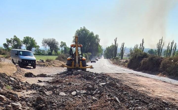 Pobladores de Tlaxcoapan exigen solución a malas condiciones de carretera