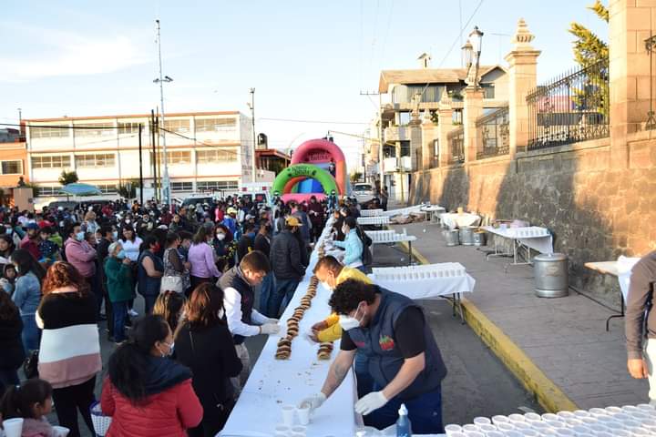 Parten mega rosca de 125 metros en Apan