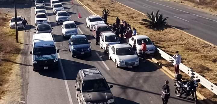 Carambola de 5 vehículos en la carretera Pachuca-Ciudad Sahagún