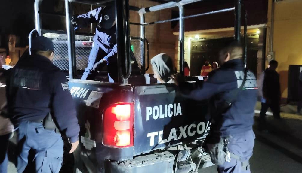 Intentan linchar a dos presuntos ladrones en Tlaxcoapan