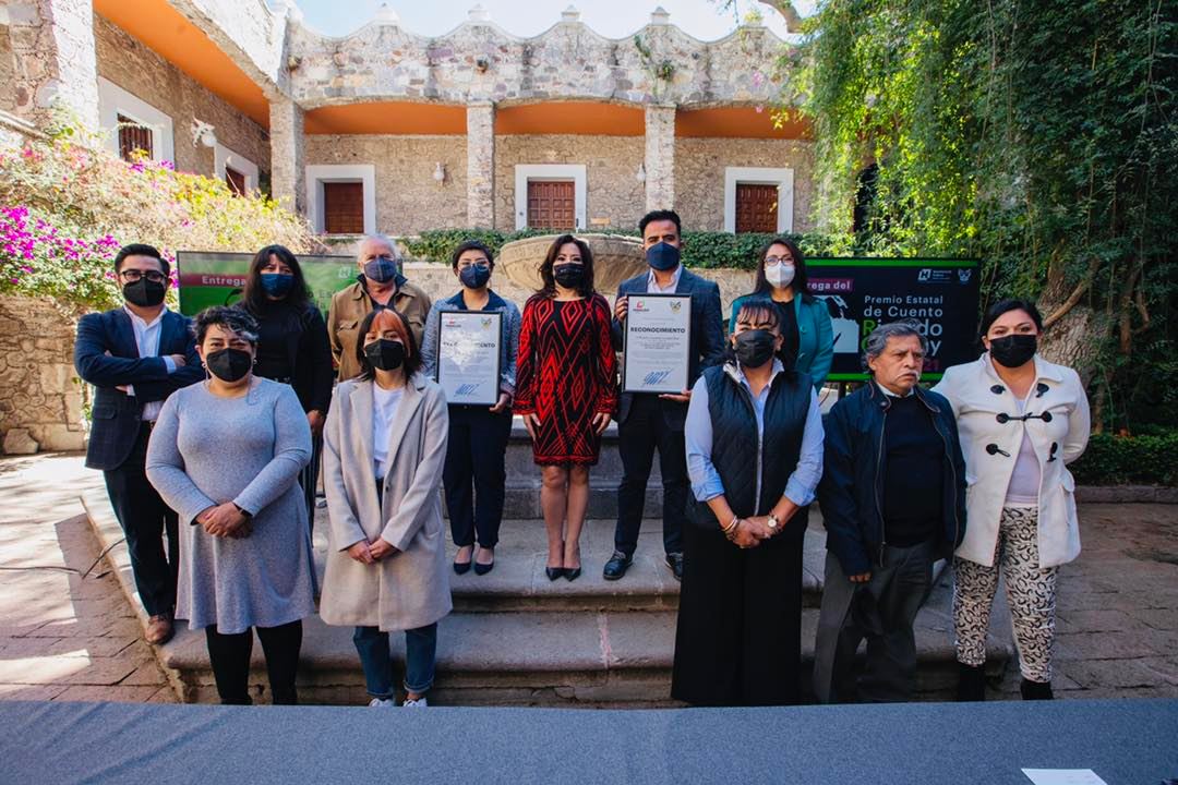 Cultura entrega premios literarios a jóvenes hidalguenses