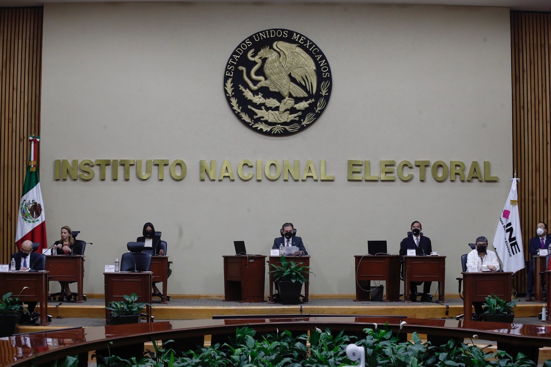 Morena: designación de consejeros electorales debe ser en Congresos estatales