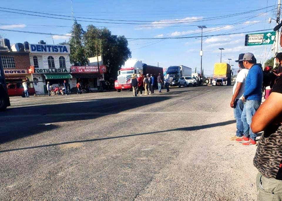 Retiran bloqueos en la México-Laredo y en la Ixmiquilpan-Progreso