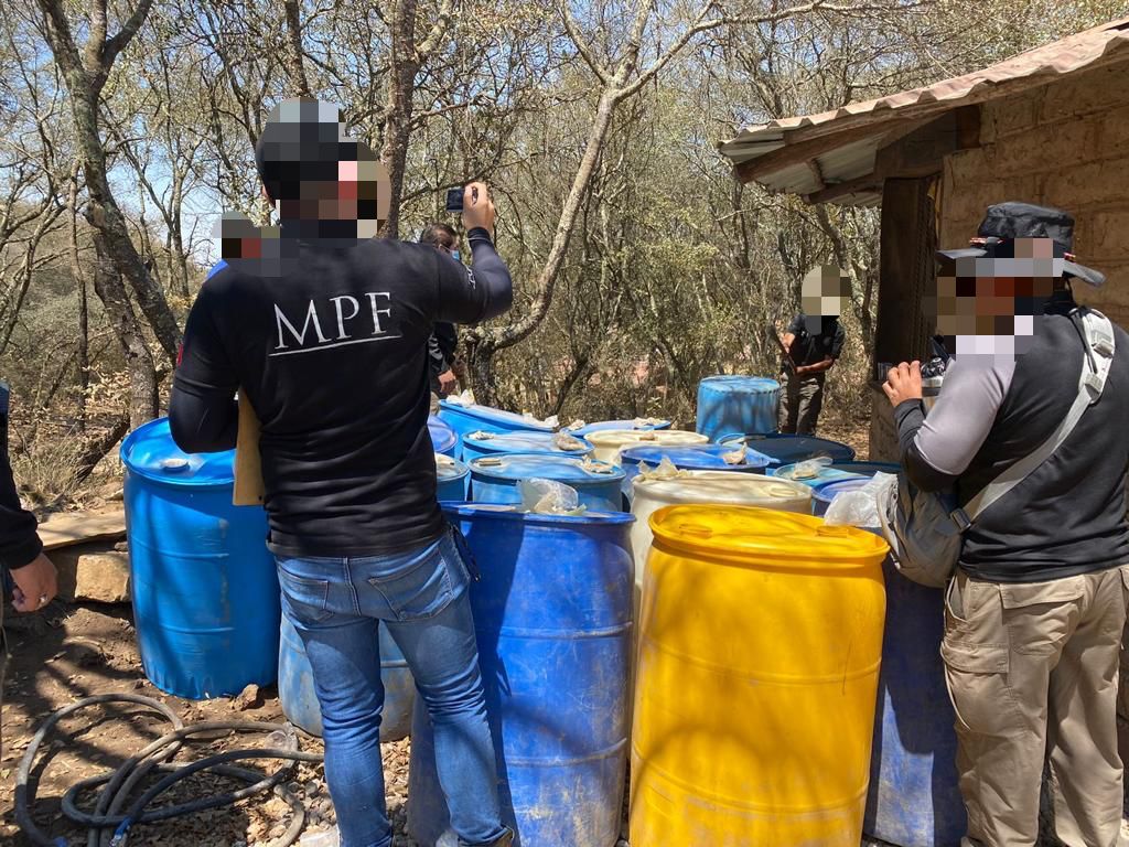 FGR catea cabaña e incauta más de 2 mil litros de huachicol en Cuautepec