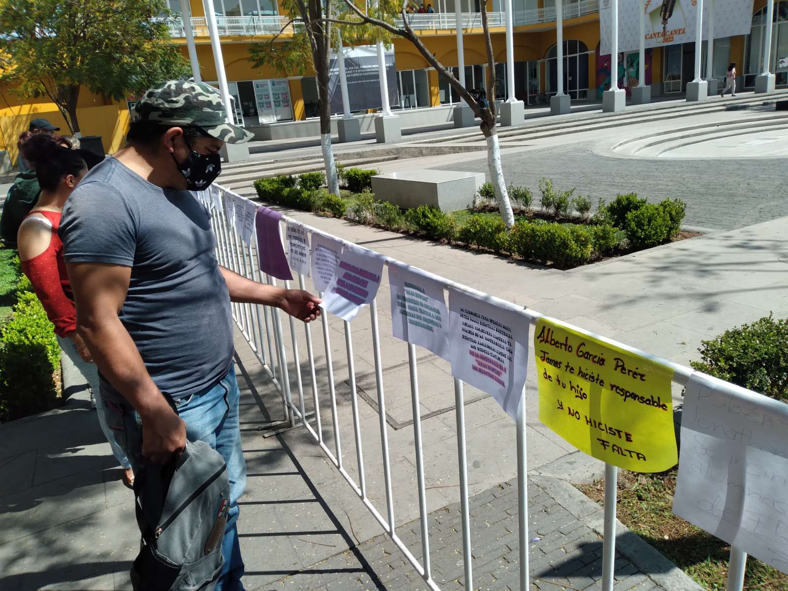 Exhiben a profesores de secundaria por acoso en “tendedero” de Tulancingo