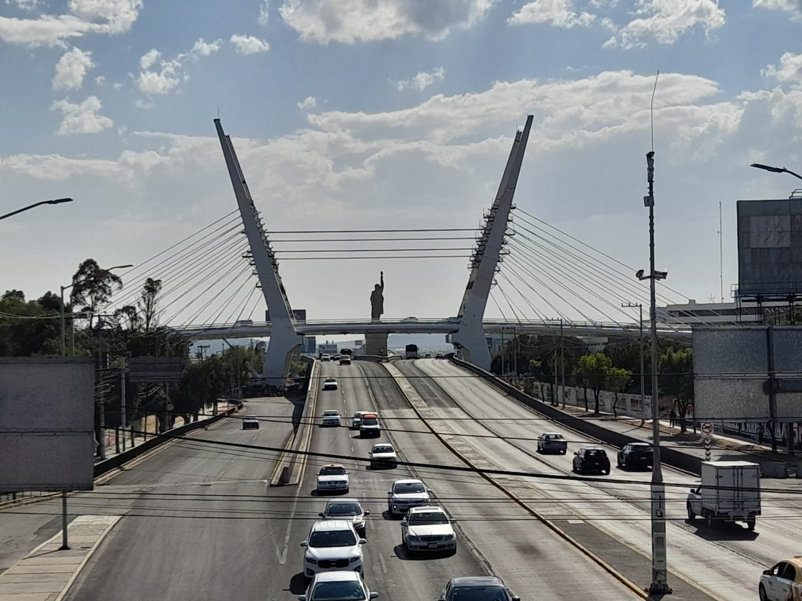 Por estudios en la Supervía Colosio, cerrarán el puente atirantado