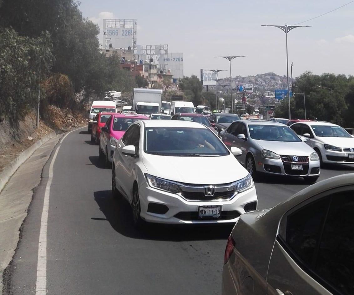 Bloquean la México-Pachuca; exigen indemnización por daños derivados del AIFA