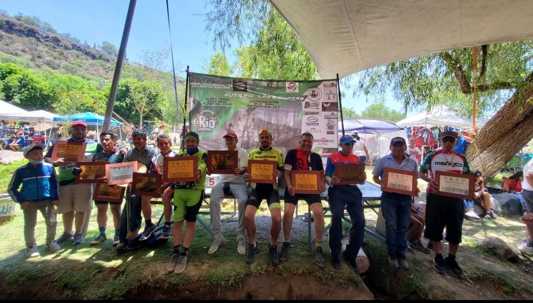 Serrano y Pacheco se llevan la quinta fecha del Serial Hidalguense de ciclismo en Progreso