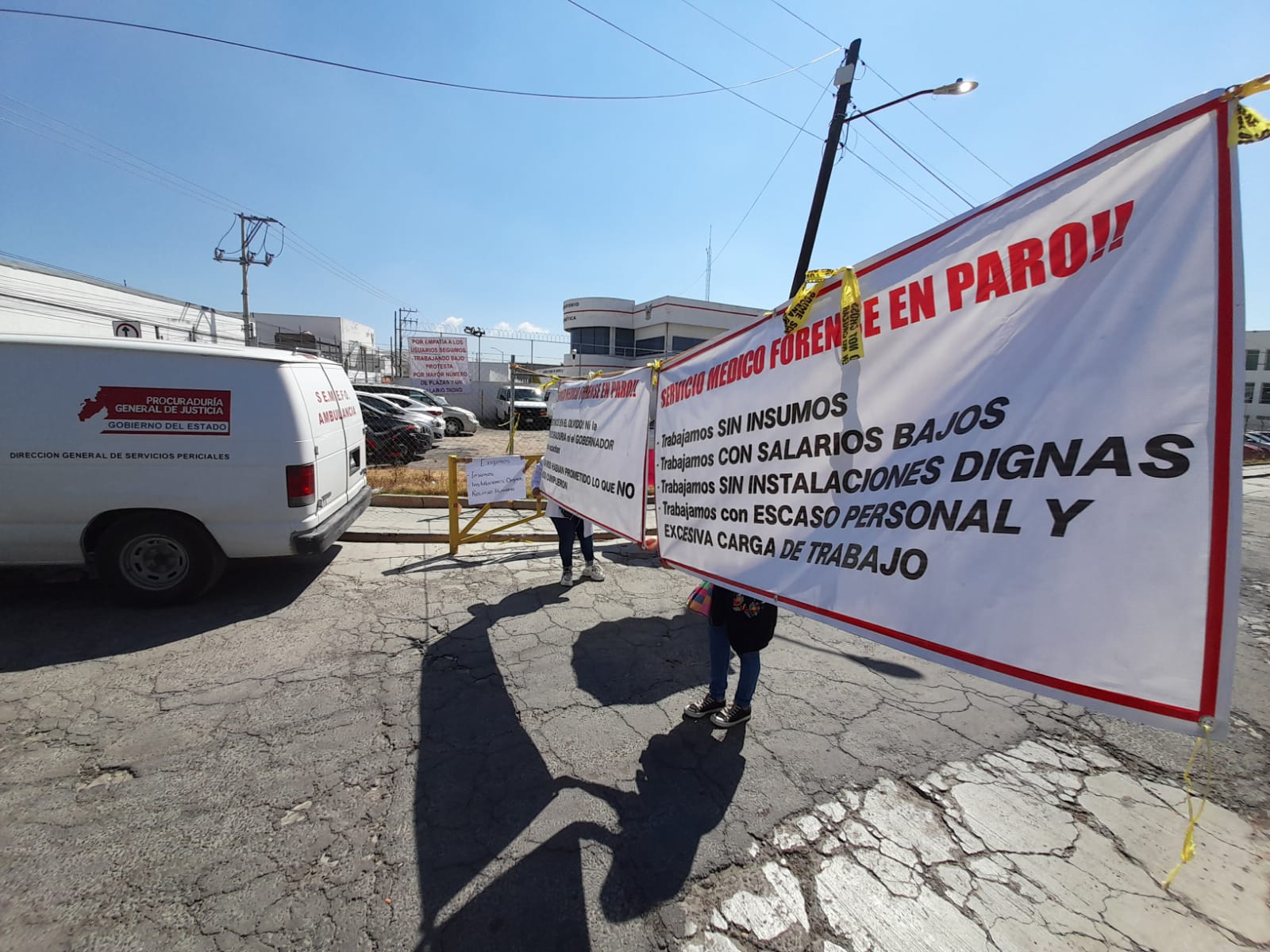 Trabajan bajo protesta médicos legistas del Semefo