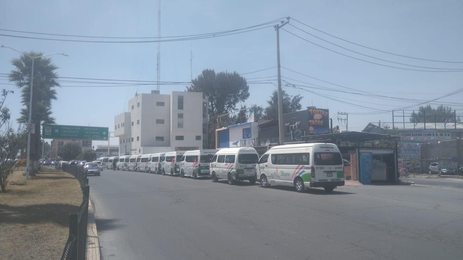 Choferes de transporte público de Tizayuca se manifiestan por desaparición de conductor