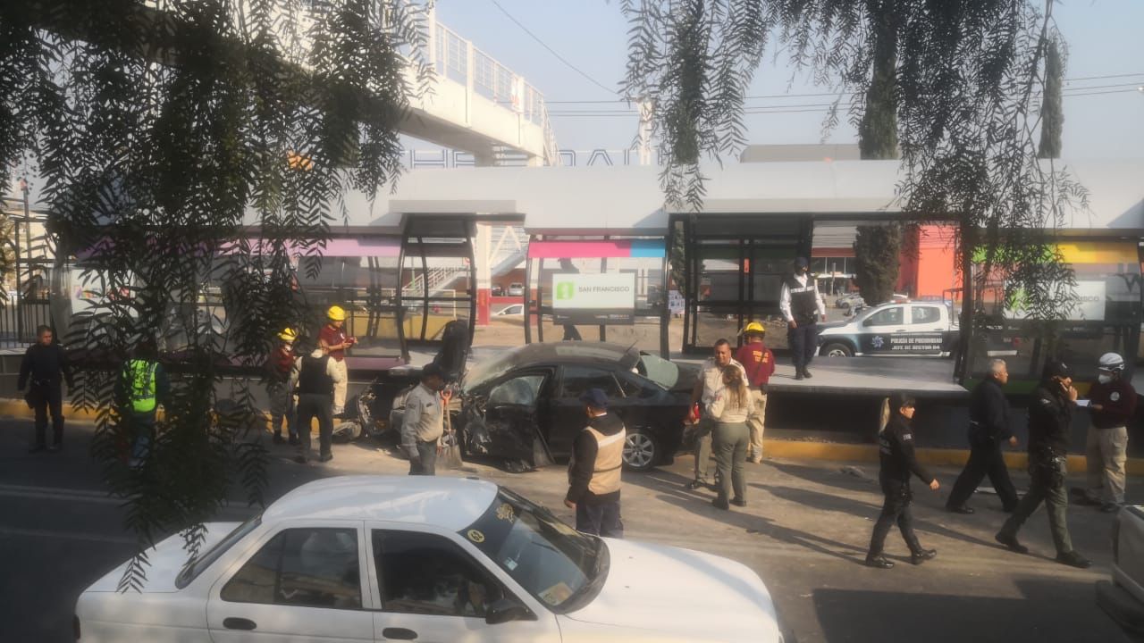 Choque sobre la carretera libre México-Pachuca deja una mujer lesionada