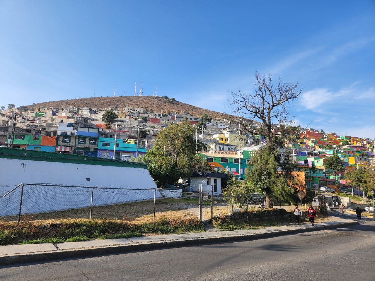 Vecinos de Cubitos obligan a que les suministren agua, ya no más pipas