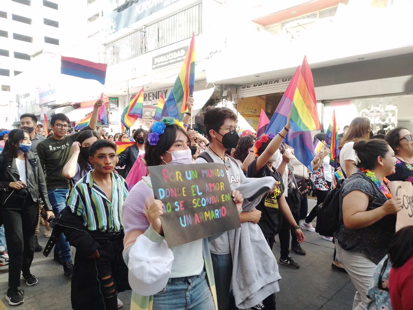 Más de mil se suman a Marcha del Orgullo; alcaldía les quita música