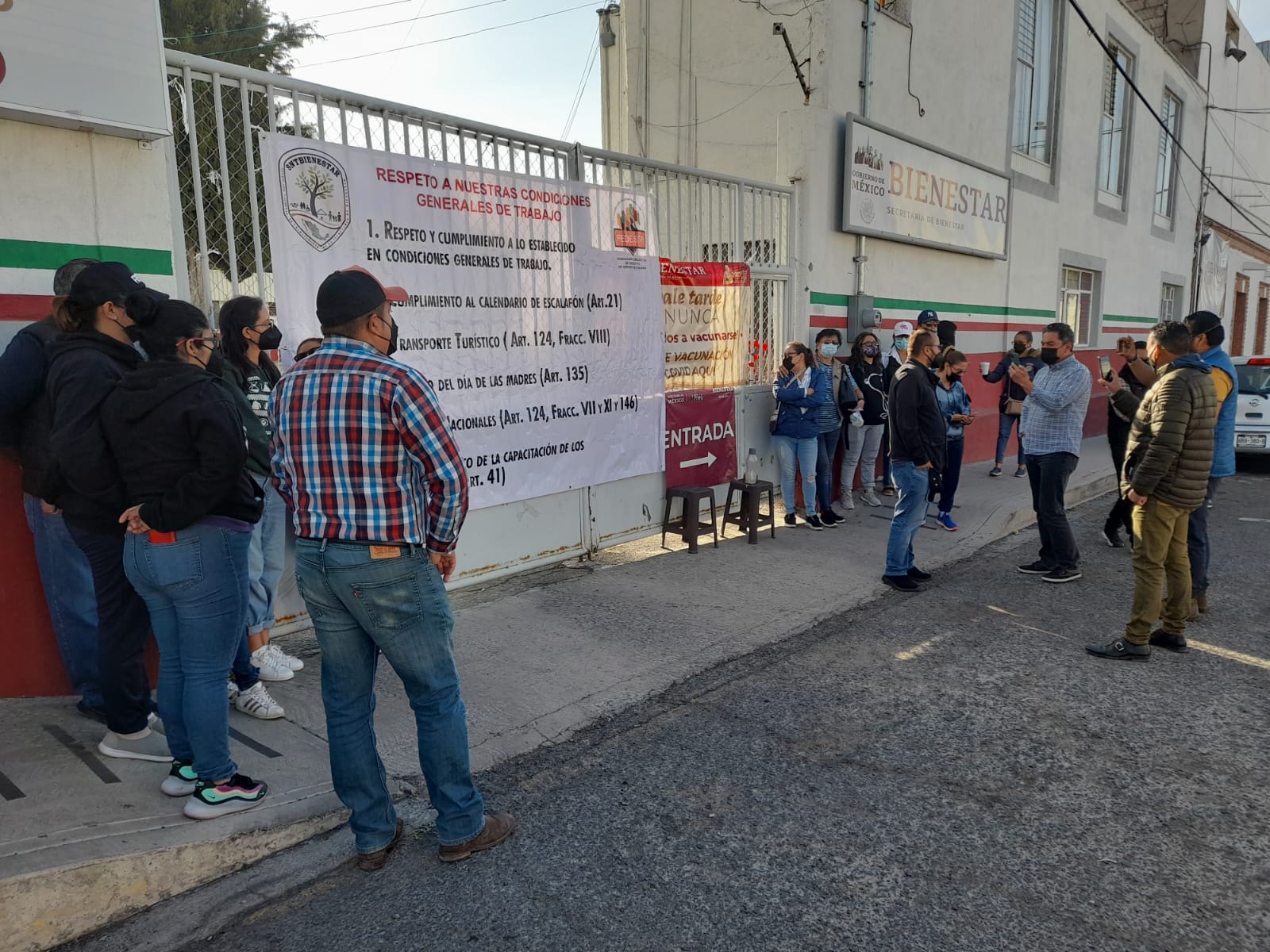 Sindicalizados toman instalaciones de la Secretaría del Bienestar en Hidalgo