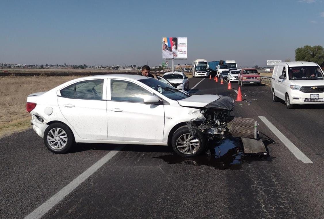 Accidente sobre la autopista México-Pachuca deja 2 lesionados