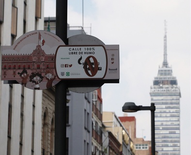 Prohíben fumar en el Centro Histórico de la CDMX