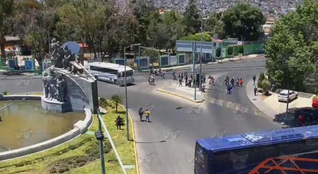 Bloqueos en Pachuca por manifestaciones paralizan la ciudad