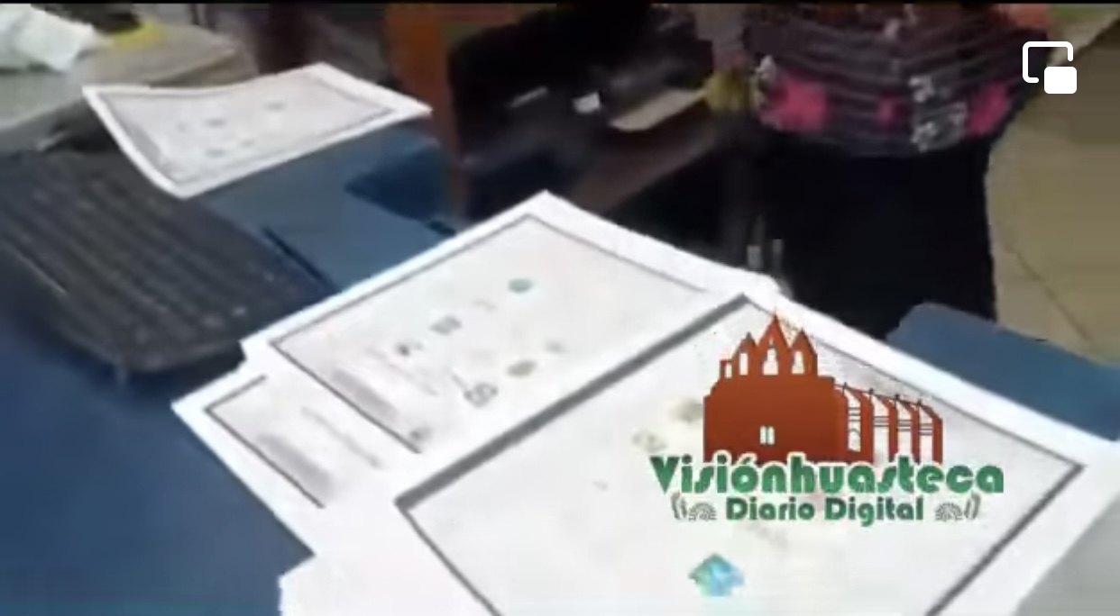 Elección de Gobernador de Hidalgo: graban presunto fotocopiado de boletas en Huejutla