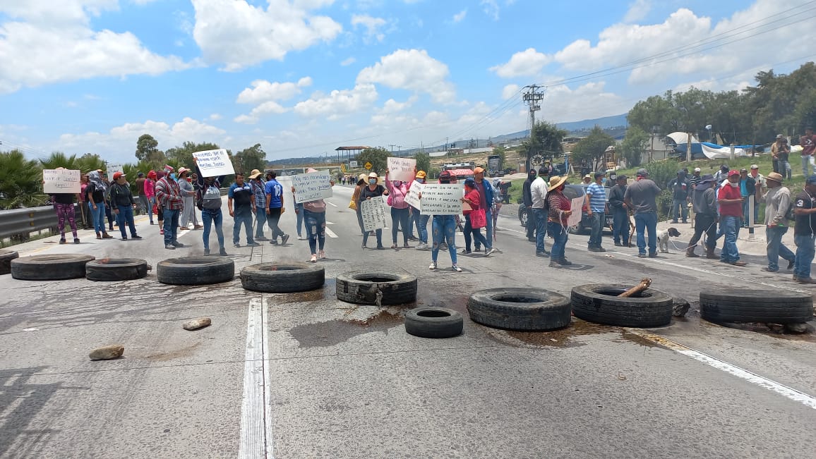 Vecinos de Tepeji bloquearon la México-Querétaro tras intento de desalojo