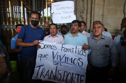 Transportistas concluyen jornada de protestas en el Zócalo