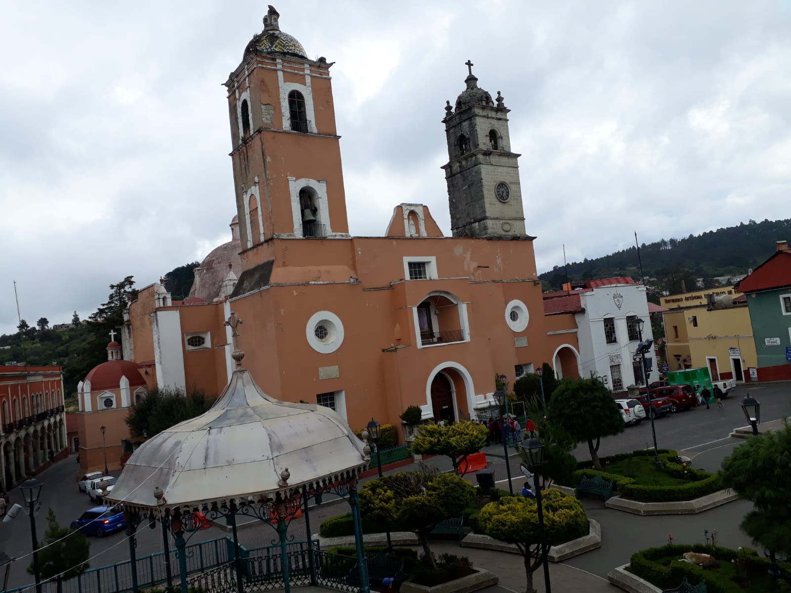 Real del Monte Pueblo Mágico: graban serie ‘Fabricante de ovnis’