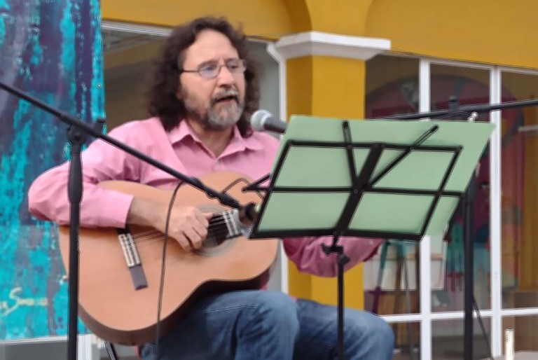 La música es lo que me mantiene vivo: Eduardo Espinosa