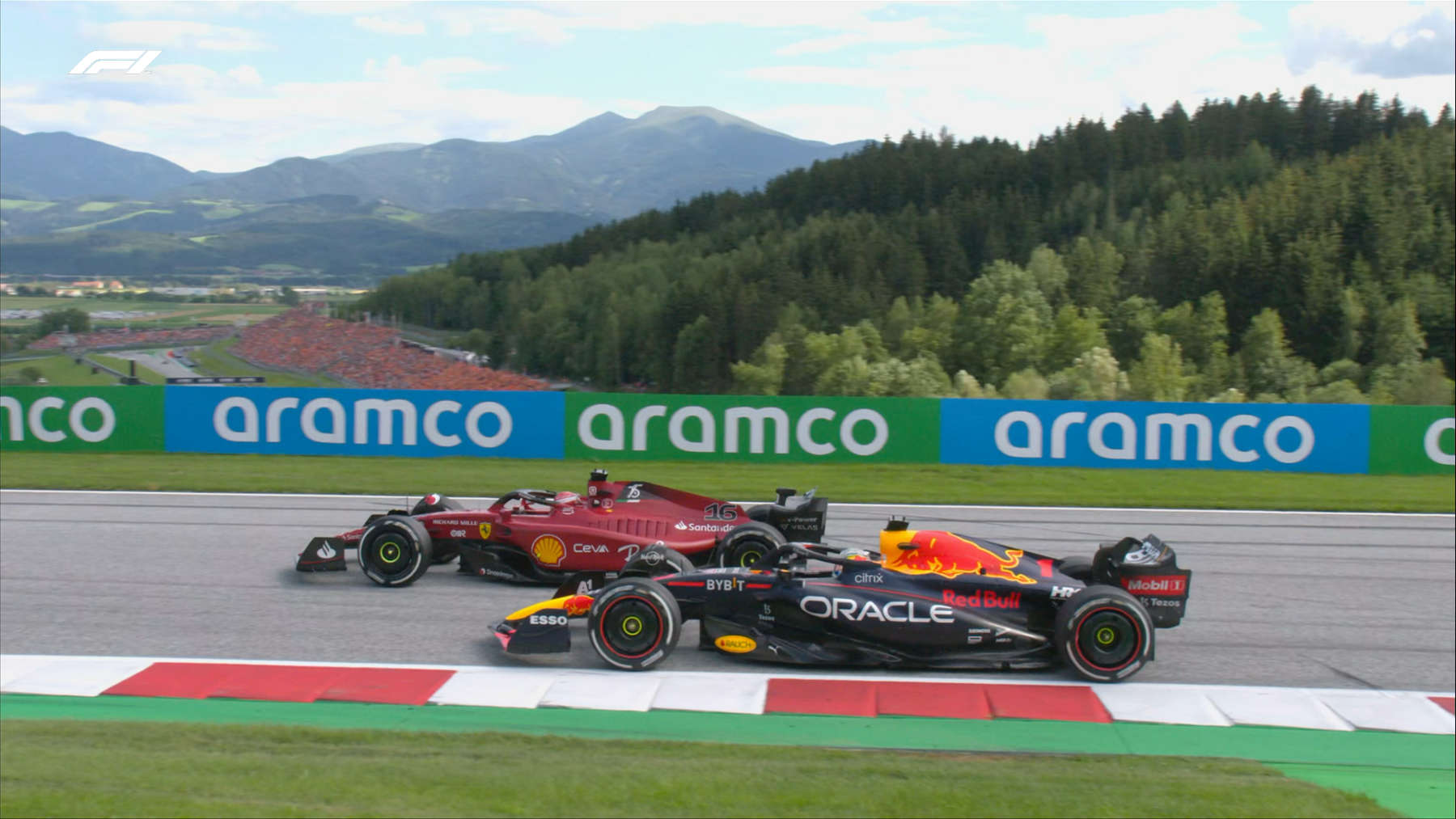 Leclerc gana GP de Austria; Checo abandona y Ferrari de Sainz se incendia