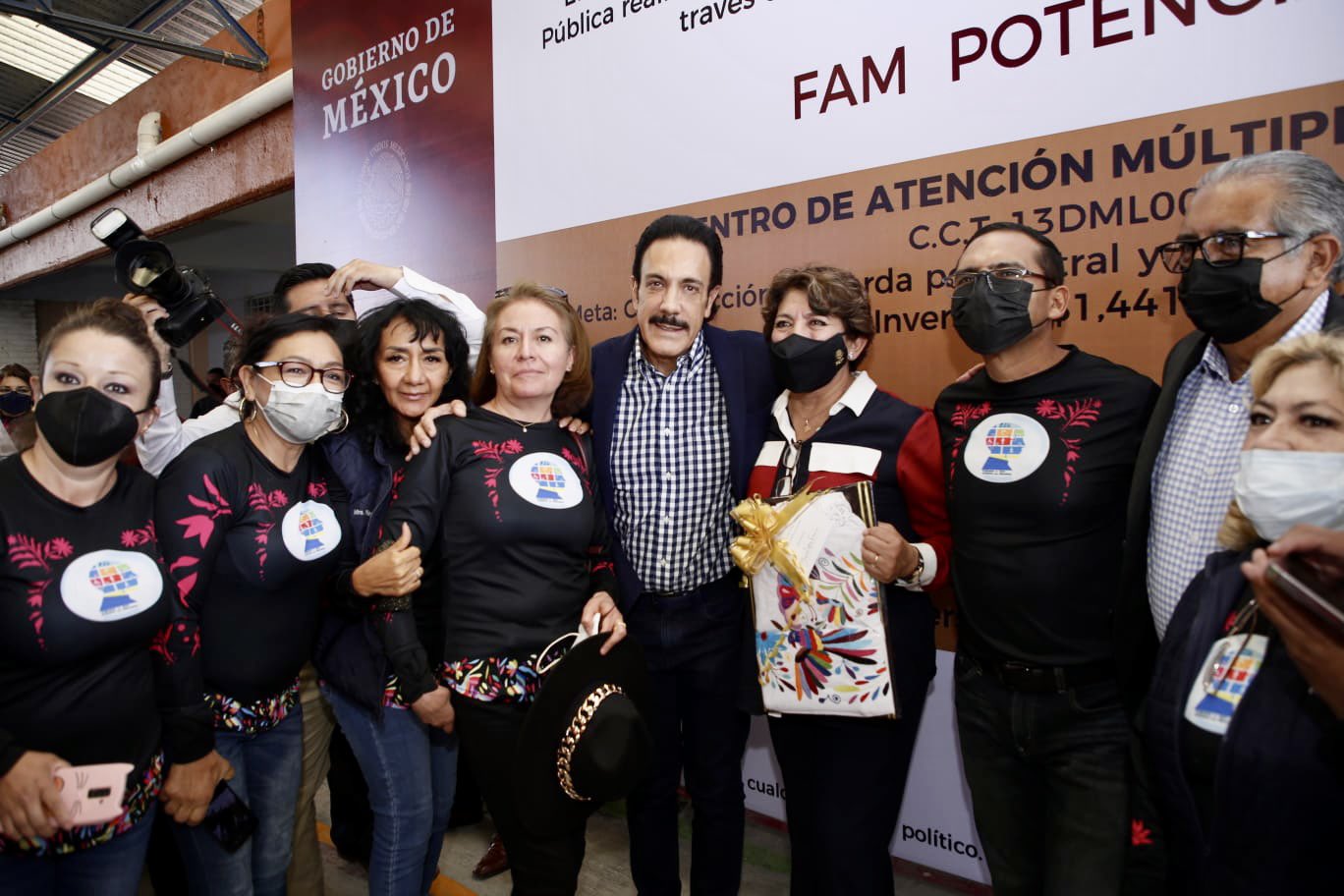 Delfina Gómez y Omar Fayad colocan primera piedra del laboratorio de la UAEH