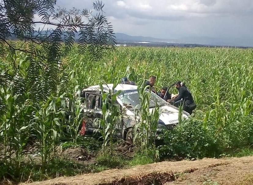 Patrulla sufre accidente en la carretera Tizayuca-Temascalapa