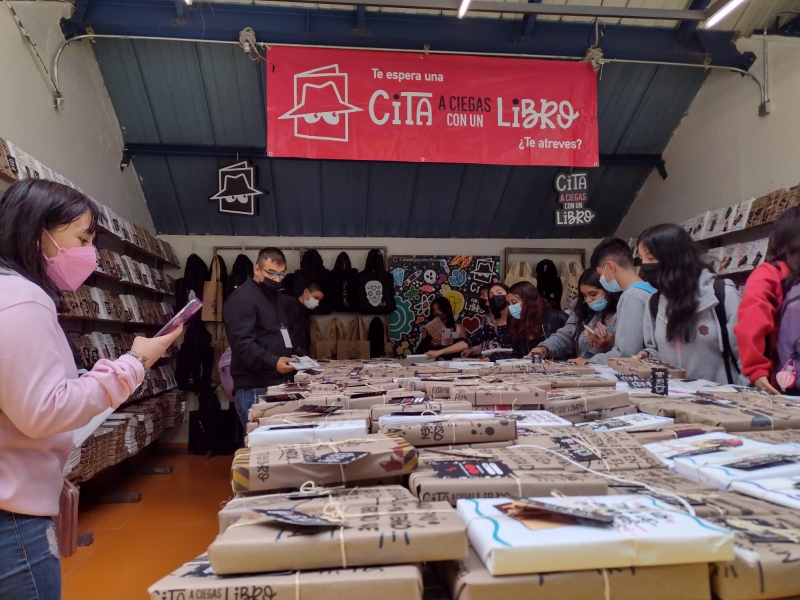 ‘Cita a ciegas con un libro’, llega a Pachuca