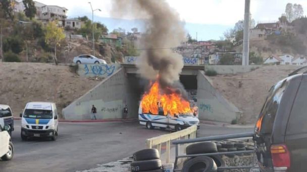 Esto habrían pagado a jóvenes por quemar autos en Baja California