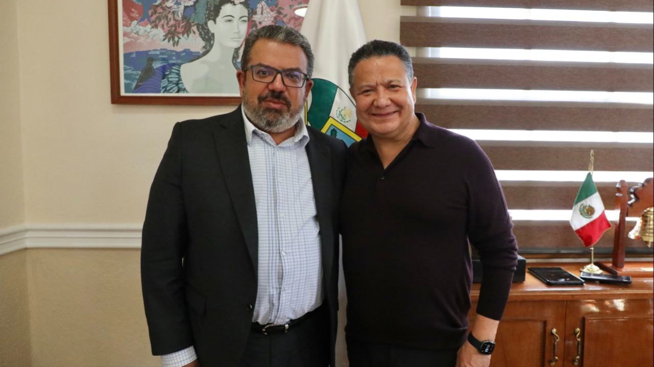 Julio Menchaca se reúne con subsecretario de Comunicaciones y Transportes