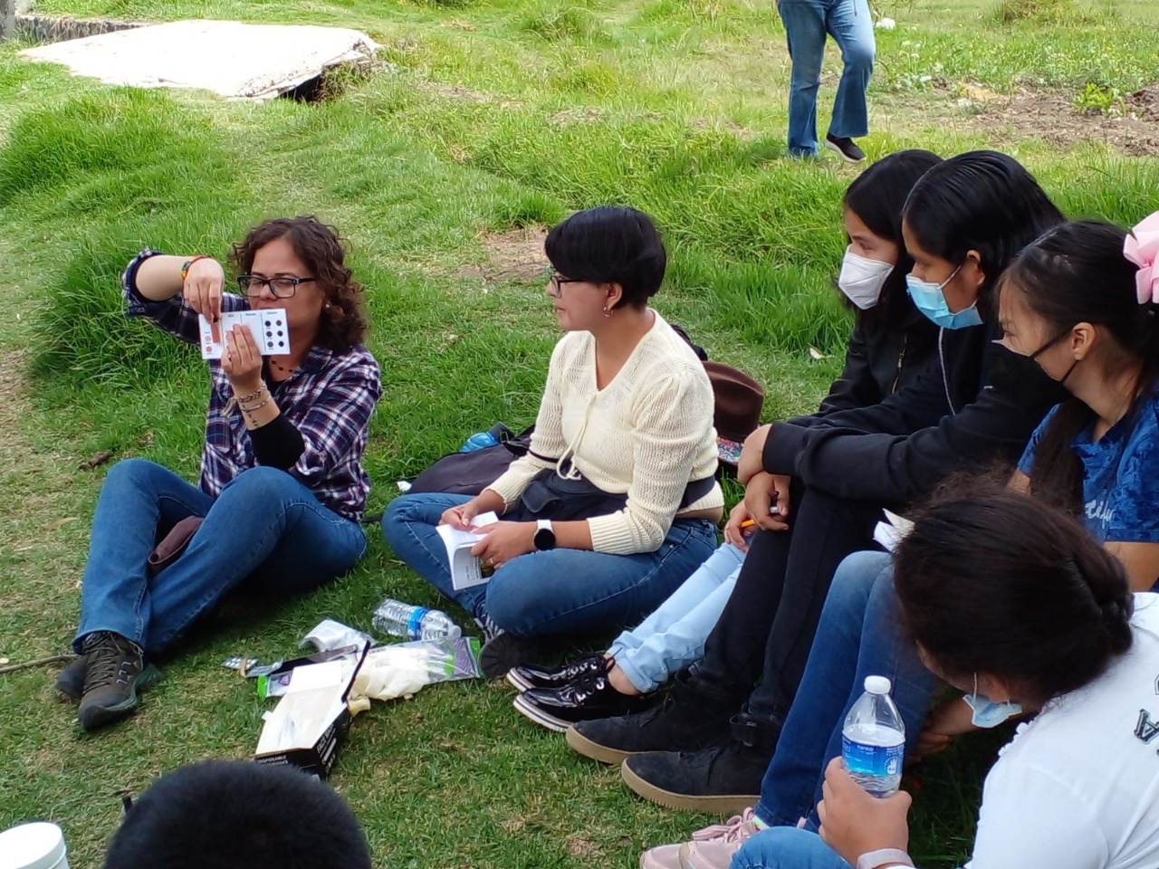 Alumnos de secundaria investigan contaminación del río Tula