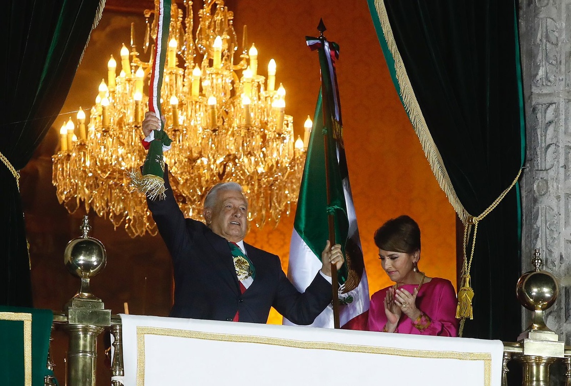 “¡Muera la corrupción, el clasismo y racismo!”: AMLO en el Grito de Independencia