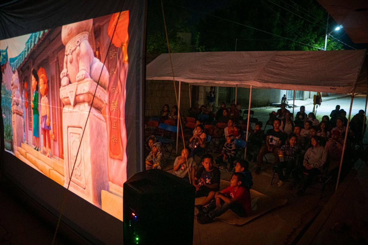 Cine Móvil Pantera acerca el arte a las comunidades del Mezquital