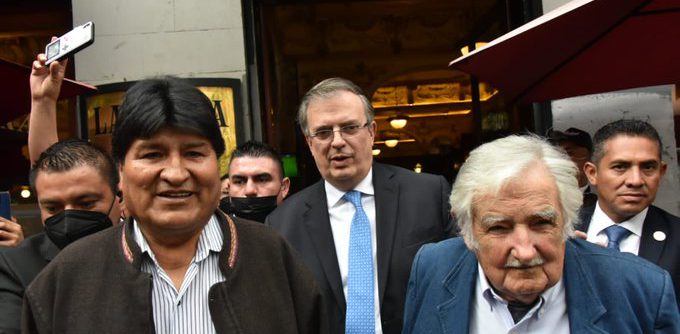 Marcelo Ebrard se reunió con Evo Morales y José Mujica en la CDMX