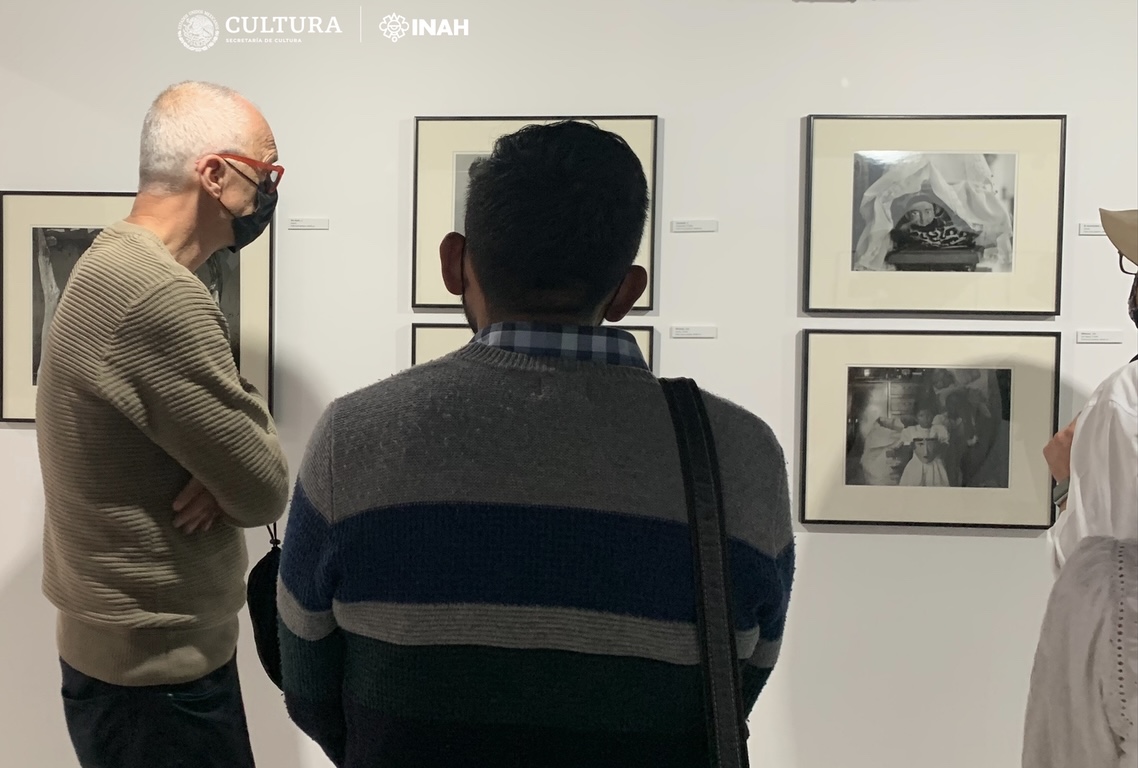 Antología de fetiches una exposición de la Fototeca Nacional