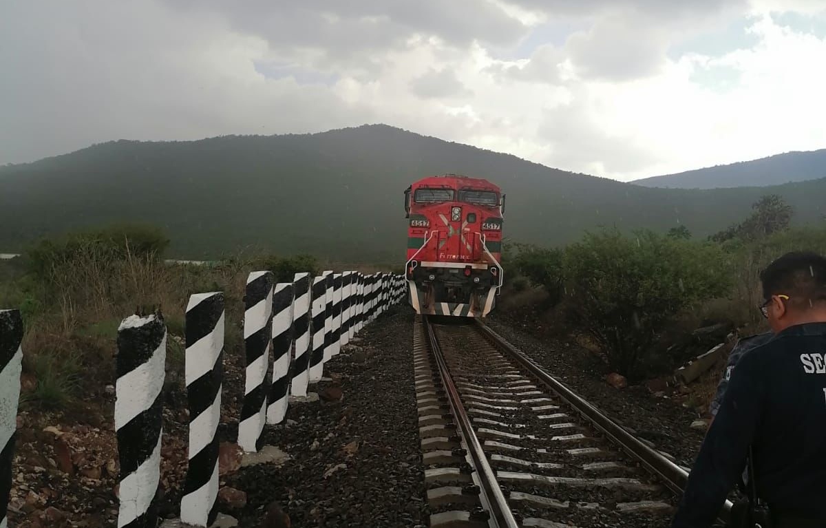 Tren arrolla a hombre en Tecozautla