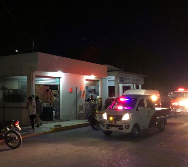 Sujetos incendian establecimiento comercial en Zapotlán de Juárez