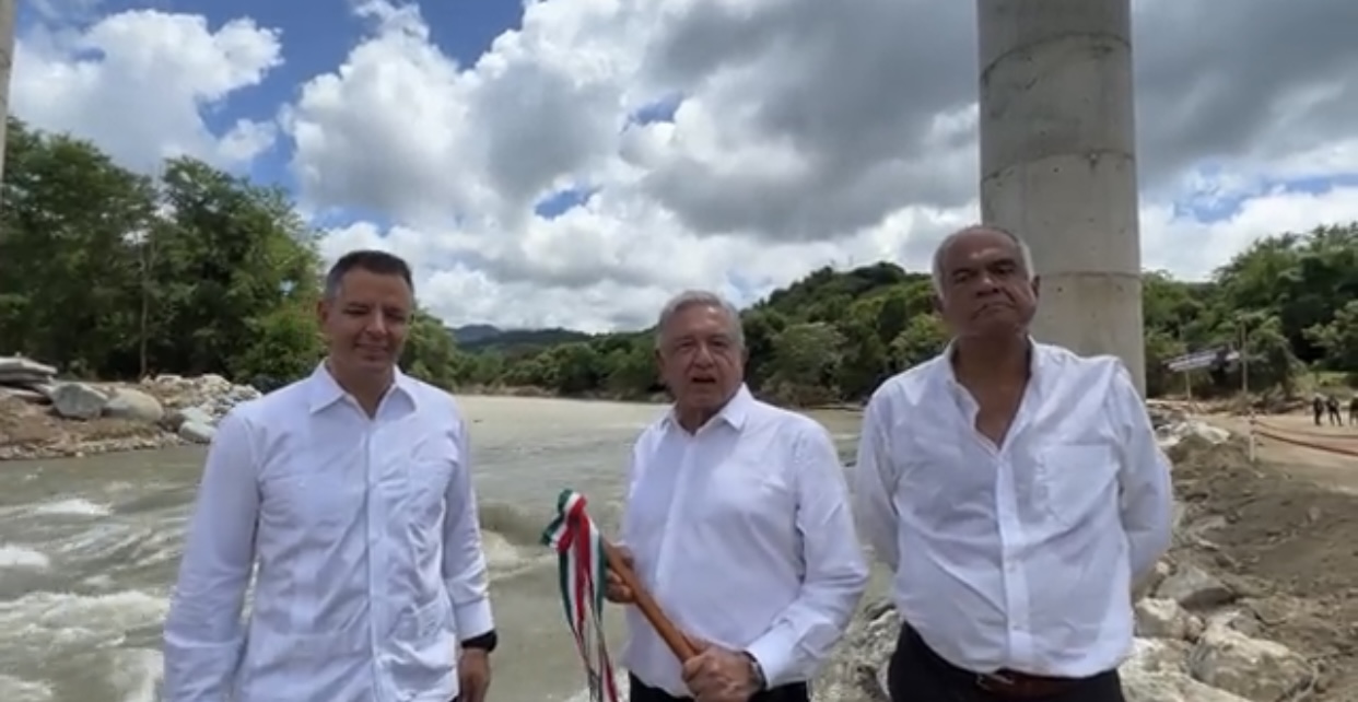 AMLO lamenta desplome de aeronave de la Marina en Tabasco